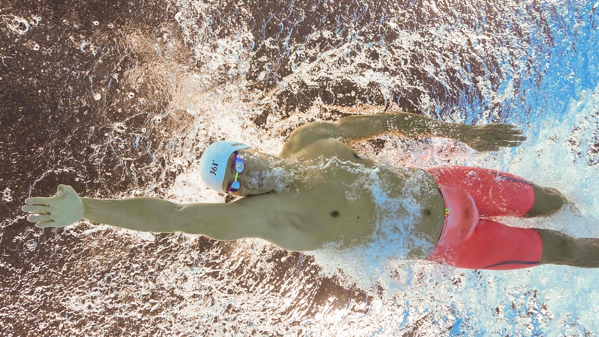 德国女子200米蝶泳选手在预赛中表现出色，晋级半决赛，女子200米蝶泳世界纪录 全运会